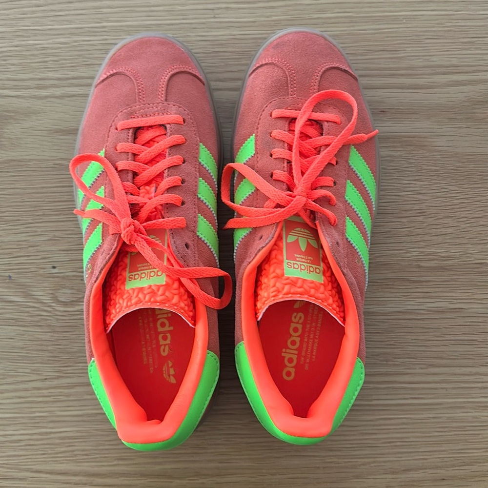 Adidas Gazelle Bold platform sneakers size 9 women’s